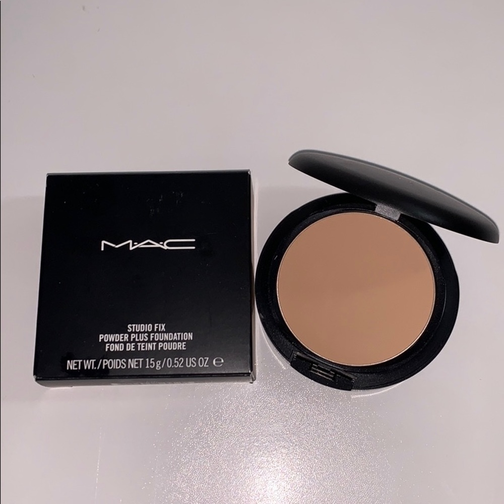 Mac Studio Fix Powder Plus Foundation